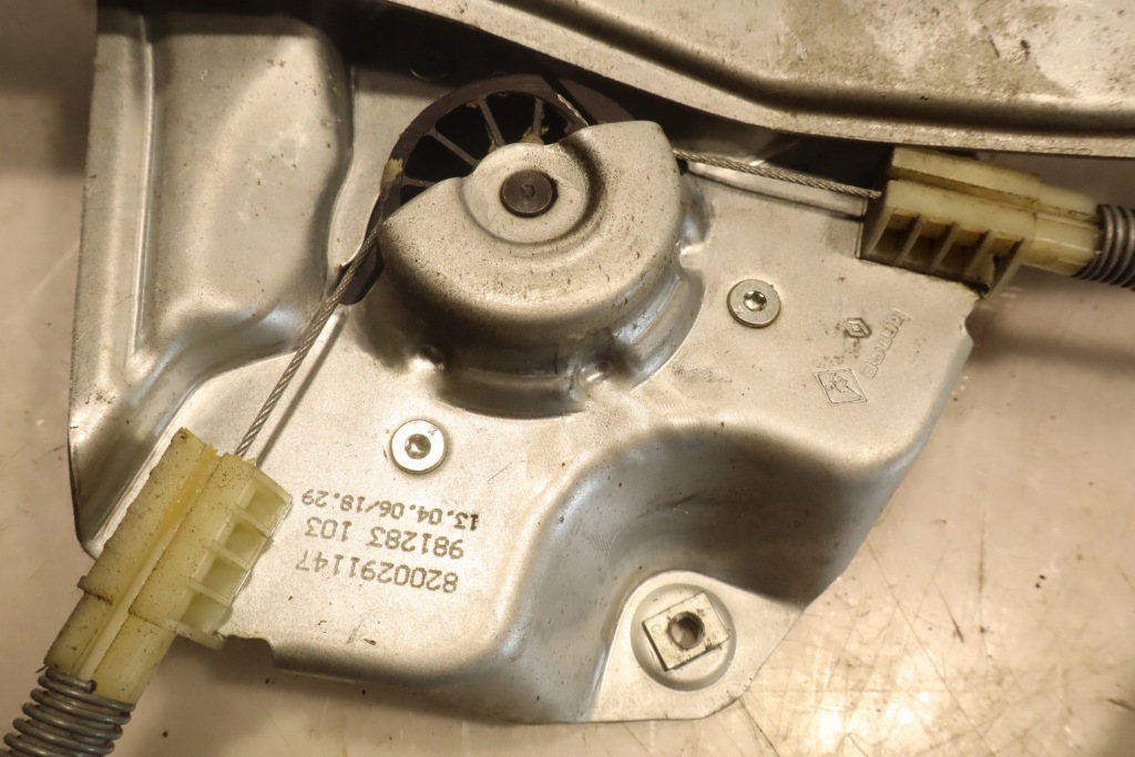 фото №8, Механизм окон правый перед renault clio iii 8200291147
