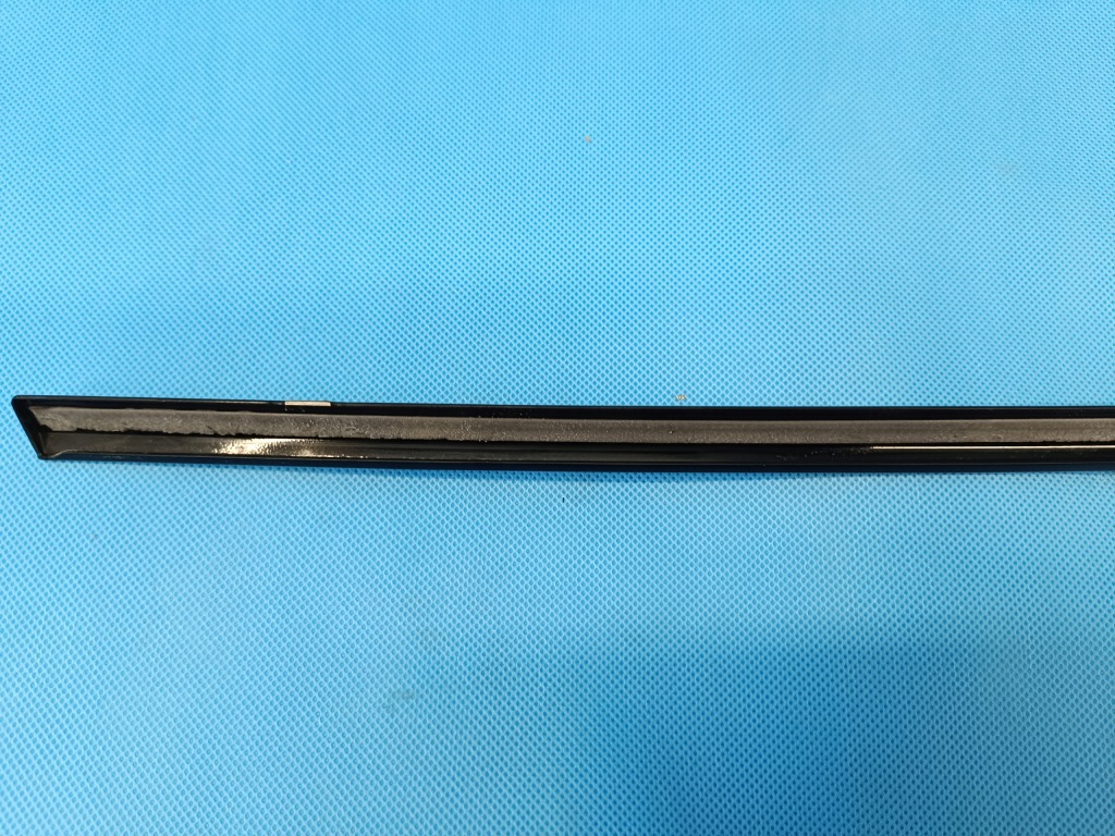 фото №7, Skoda superb 3 combi 2.0tfsi 4x4 2018r молдинг декоративна правий задня black piano