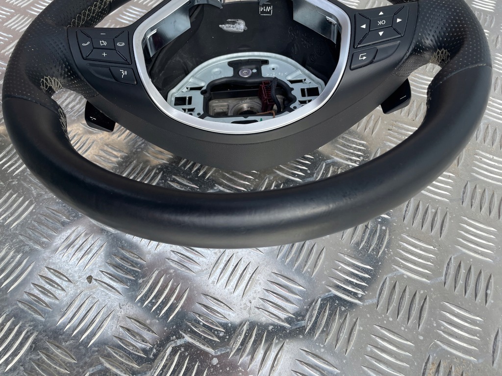 фото №6, Повітропровід шкіра пелюстки перемикання x204 w117 w218 w246 білий nić