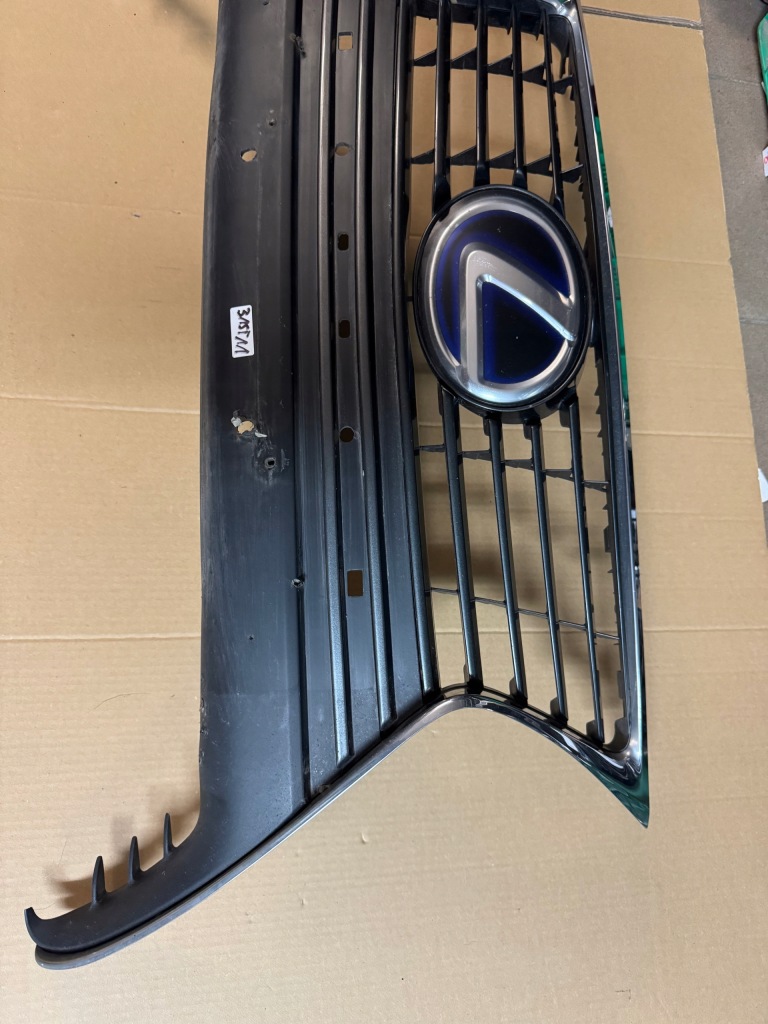 фото №3, Lexus is 2013 решётка радиатора решётка радиатора оригинал