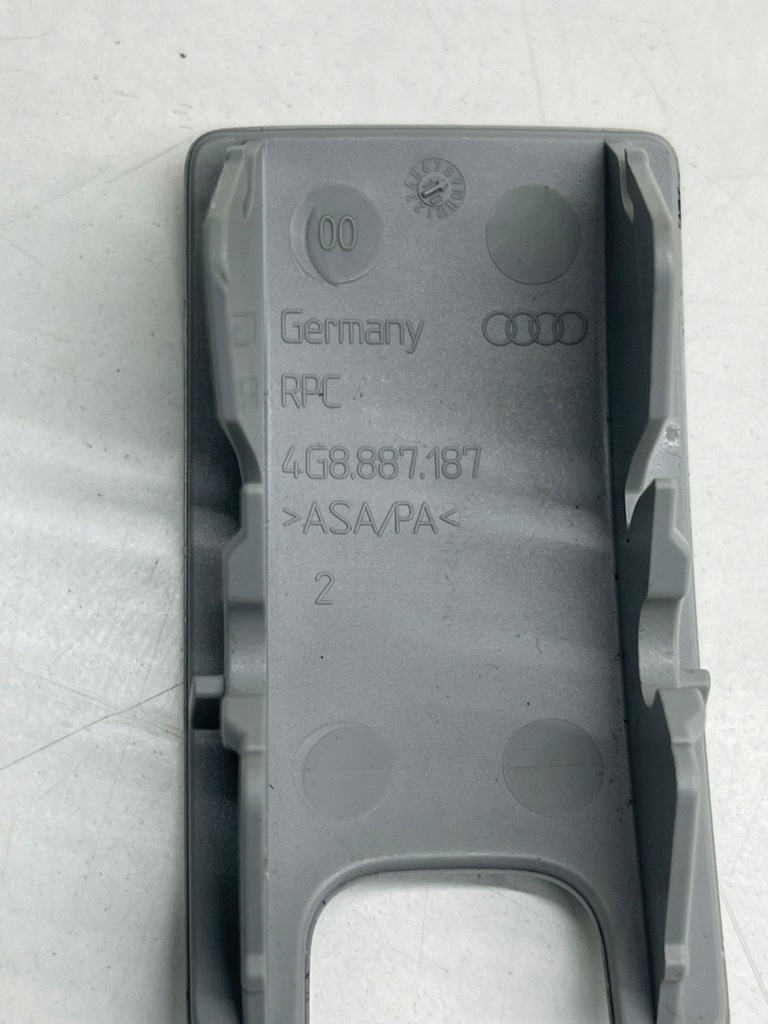 фото №7, Audi a6 a7 c7 кронштейн кронштейн заглушка светлая сиденье isofix