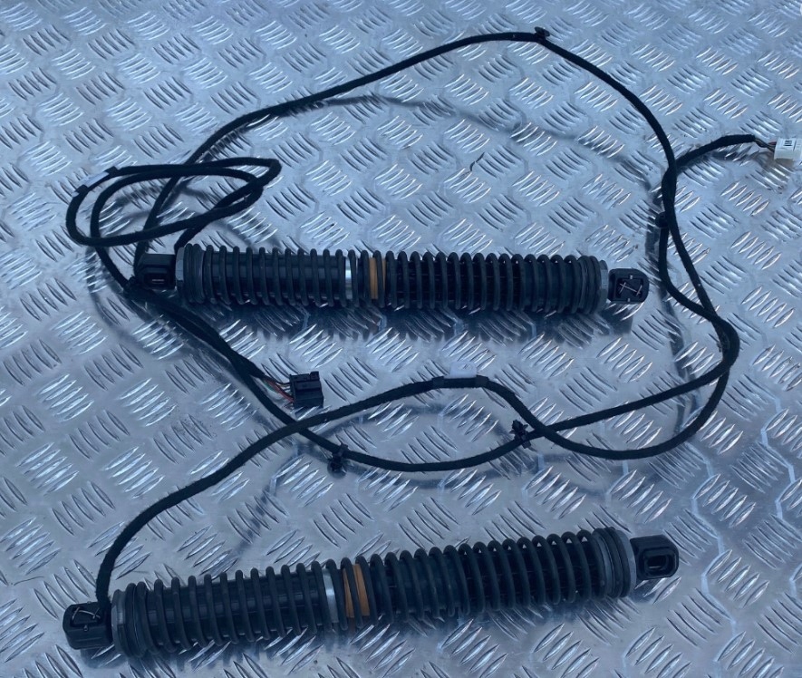 фото №1, Bmw привід електричний кришки 7120099