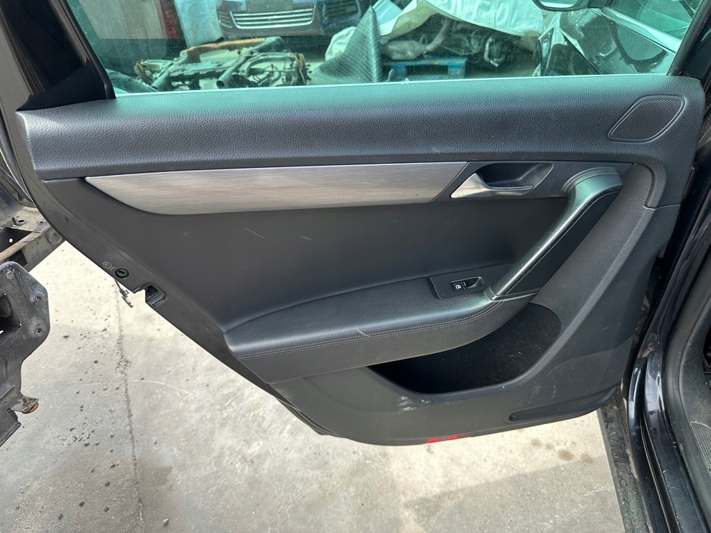 фото №1, Обшивка двері лівий задня голий vw passat b7