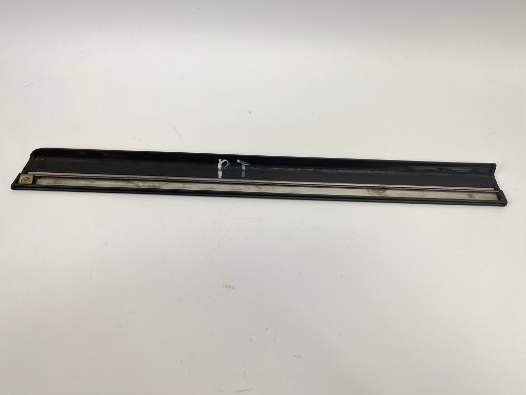 фото №13, Вузька молдинг бічна двері правий задня задня права нижня mercedes 190 w201