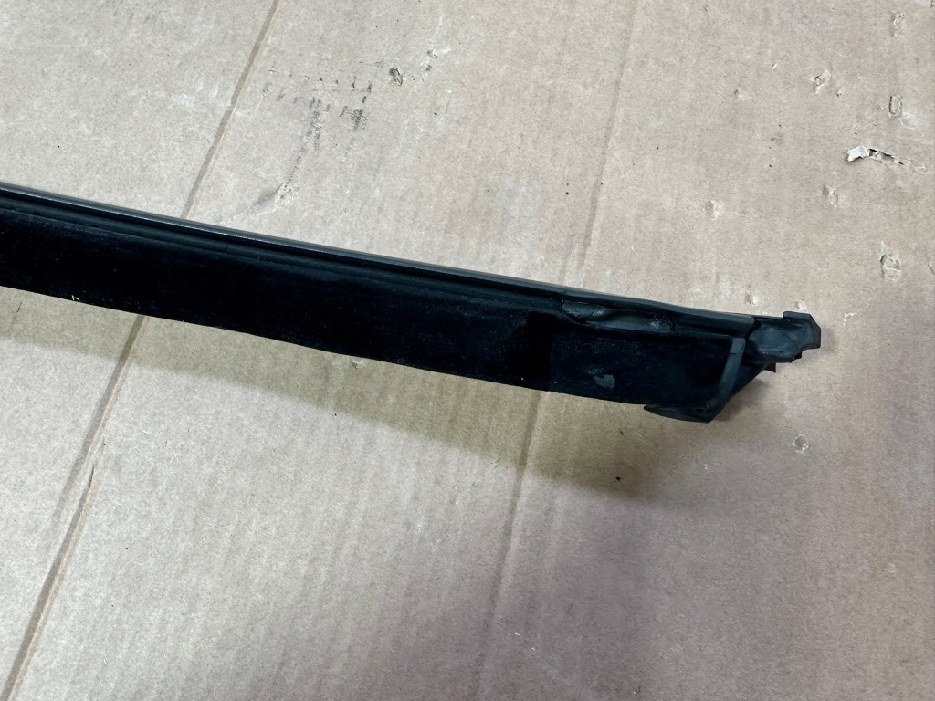 Уплотнитель  крыша левая, потолка, стекло передок , передняя mercedes sl r230, w230 Киев