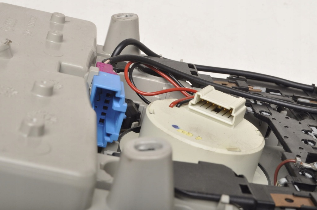 фото №8, Audi q7 освітлення лампа кабіни салону 4l0947135p 4f0910177 europa