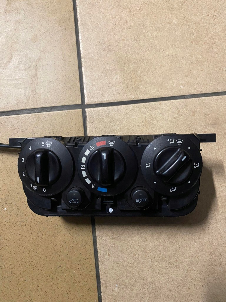 фото №1, Панель обдув mercedes-benz оригінальний номер 1688302285