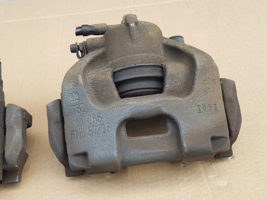 фото №6, Суппорты + скоба + тормозные колодки перед / opel vectra c / 285mm 57mm / исправные