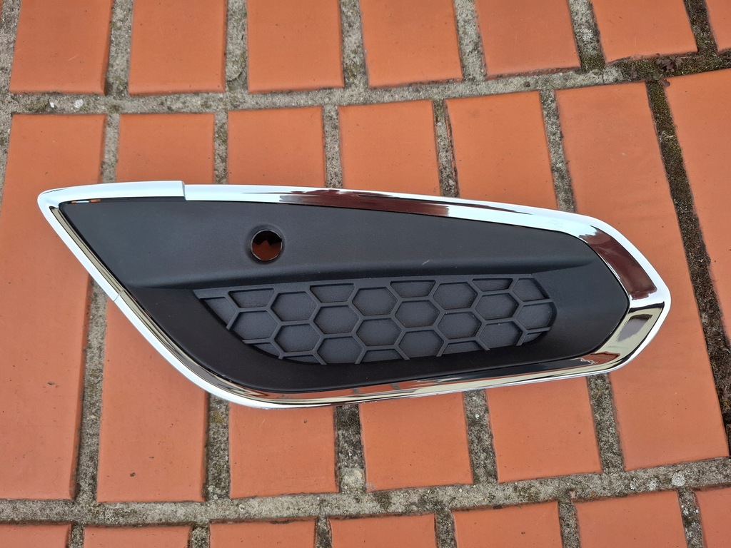 фото №1, Volvo s60 v60 10-13 решётка решётка радиатора заглушка бампер правая pdc хром