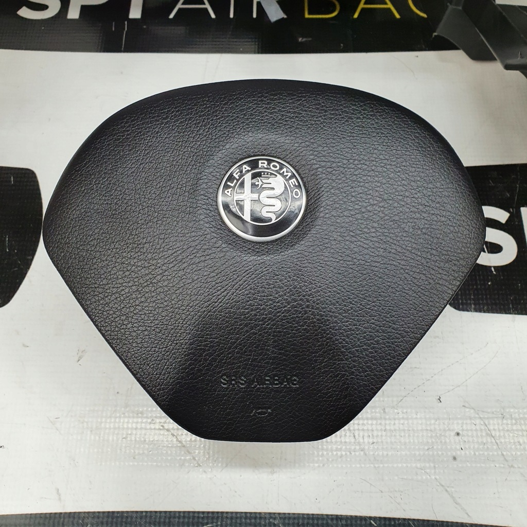 фото №6, Giulietta приборная панель консоль подушки безопасности ремни подушка безопасности