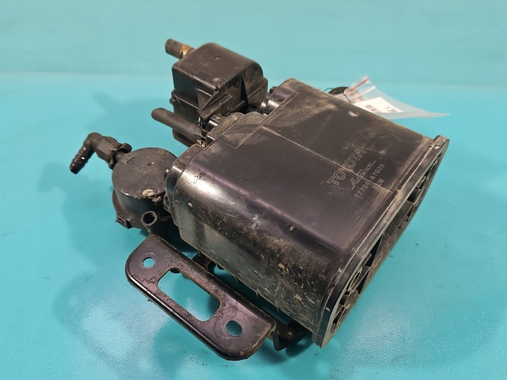 Купити Фільтр вугільний toyota prius 2 xw20 03- 1,5 wiel 77704-47020