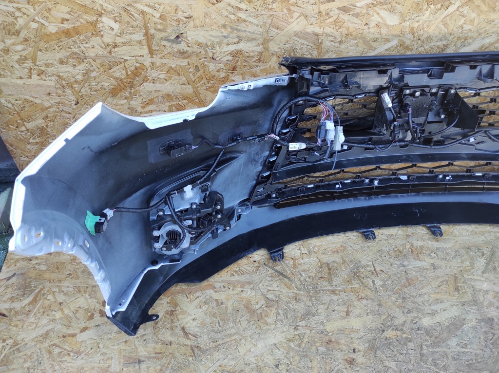 Бампер передний lexus lbx 6pdc 2ym Доставка