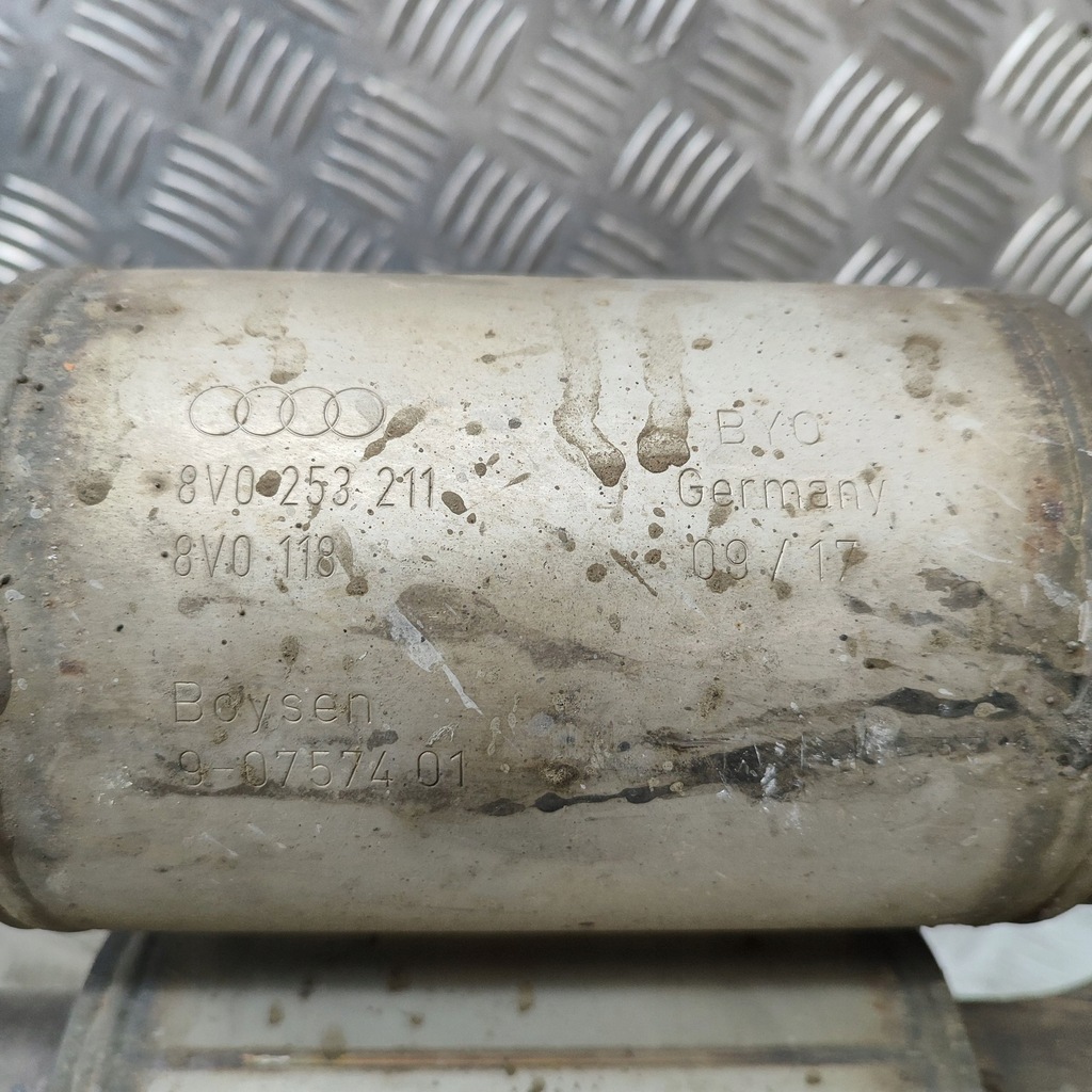 фото №10, Audi rs3 2017 гаситель kompletny