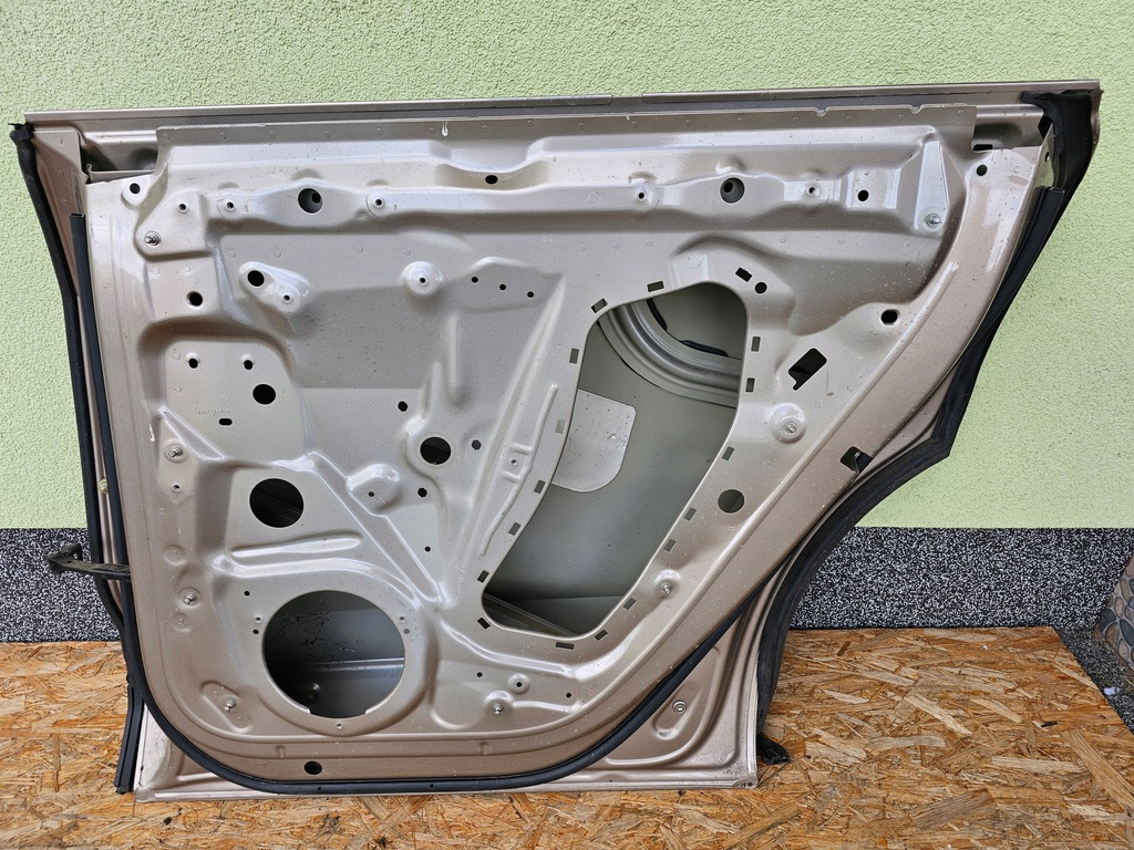 фото №9, Audi q8 4m8 двері задня праве audi оригінальний номер