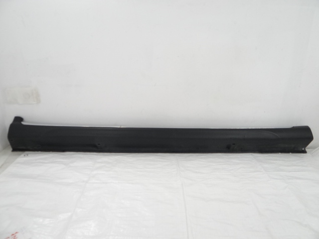 Купити Citroen c4 aircross права накладка накладка поріг порога  6512a352