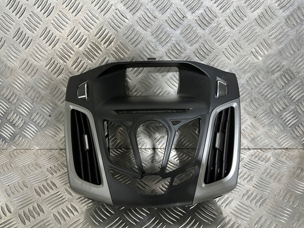 фото №1, Ford focus mk3 рамка радио решётка средняя