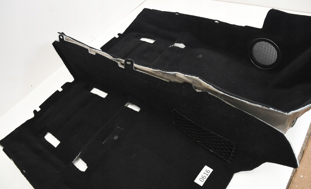 Mercedes amg gt w190 обшивка коврик правая сторона Цена