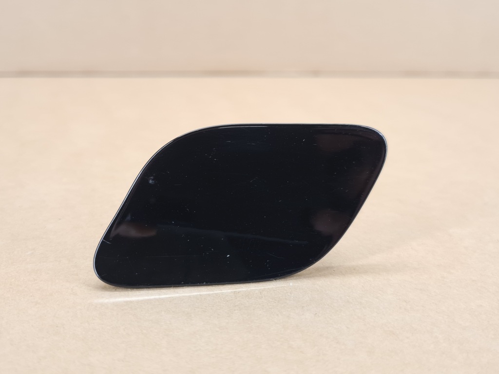 Купить Левая заглушка распылителя бампера xc40 цвет 019