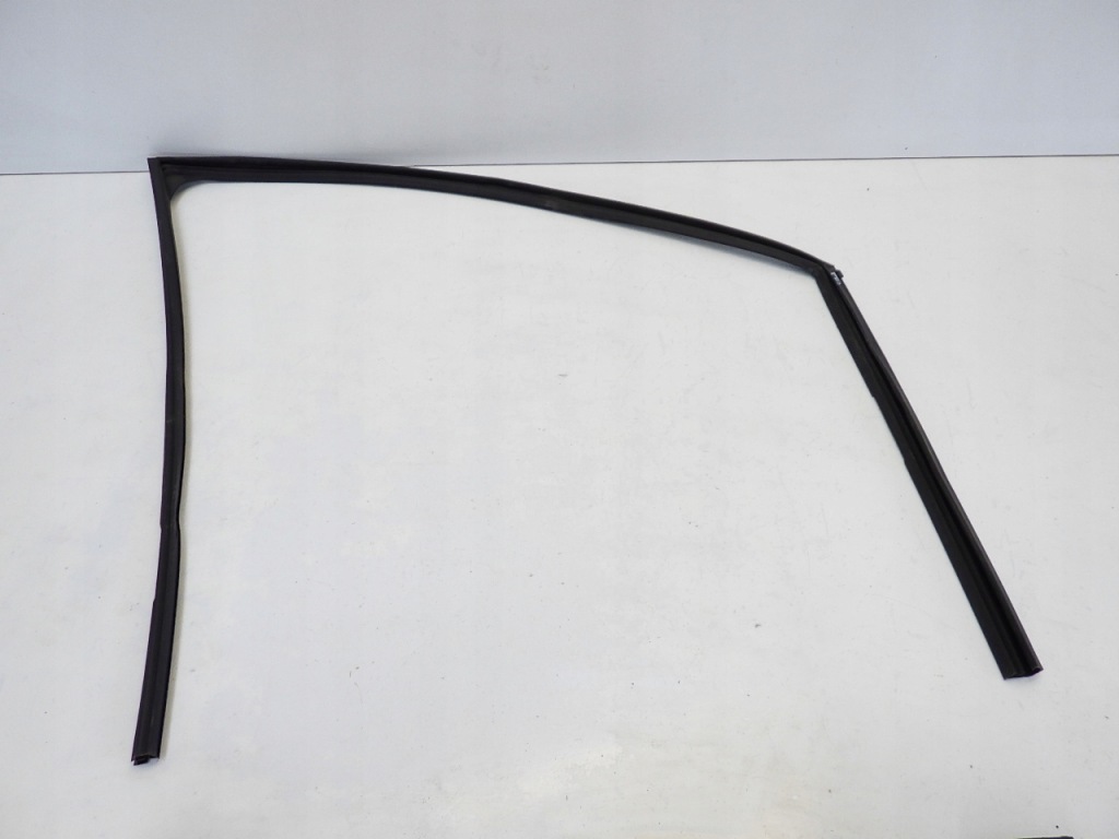 фото №1, Qashqai iii j12 2021 прокладка скло правий перед