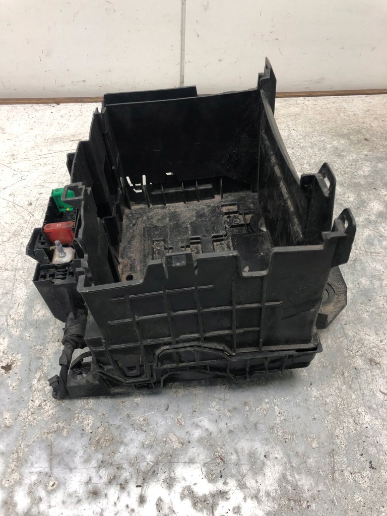 Корпус аккумулятор renault clio 3 8200314273 8200314272 Доставка