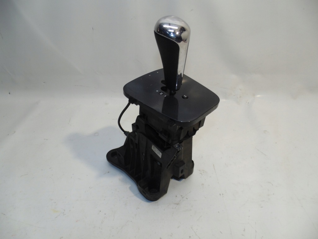 фото №1, Домкрат выборщик переключения передач ручка peugeot 5008 автоматическая коробка передач