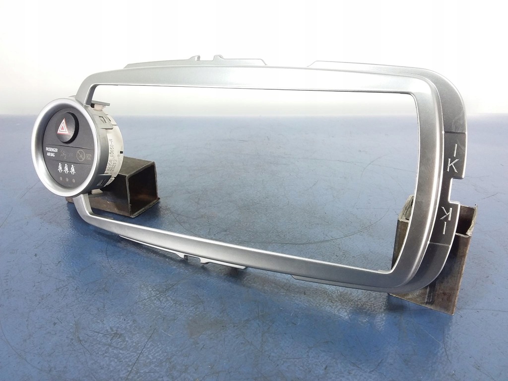 фото №3, Toyota yaris iii рамка радио 86451-0d010