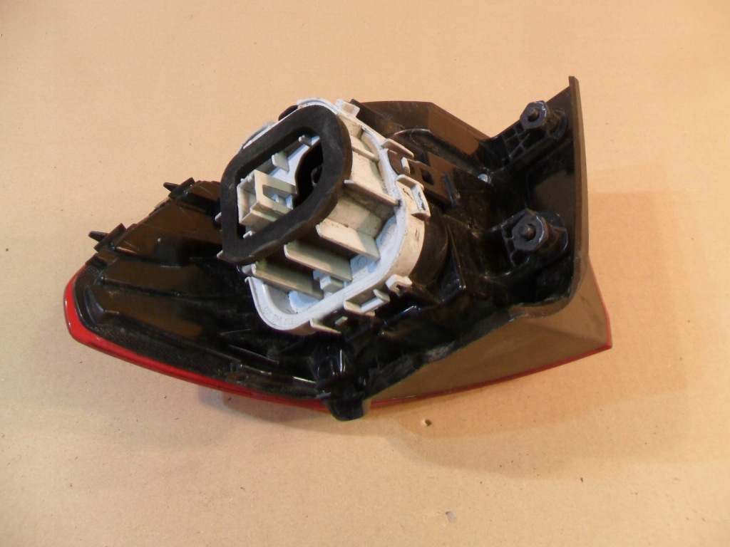 фото №15, Audi a4 b9 лампа задняя левая 8w9945069