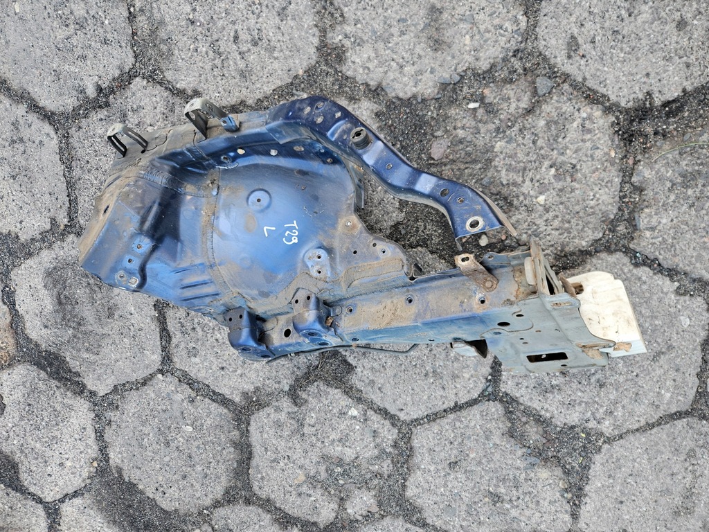 фото №1, Toyota avensis t29 15-18 подкрылок левый панель фары