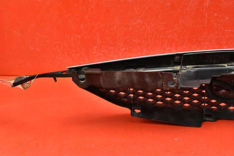 фото №5, Решётка радиатора решётка радиатора хром 010050712 mazda premacy 1 i cp 99-01