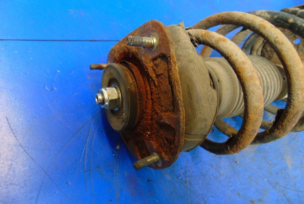 фото №4, Volvo s80 2.4d амортизатор лівий перед