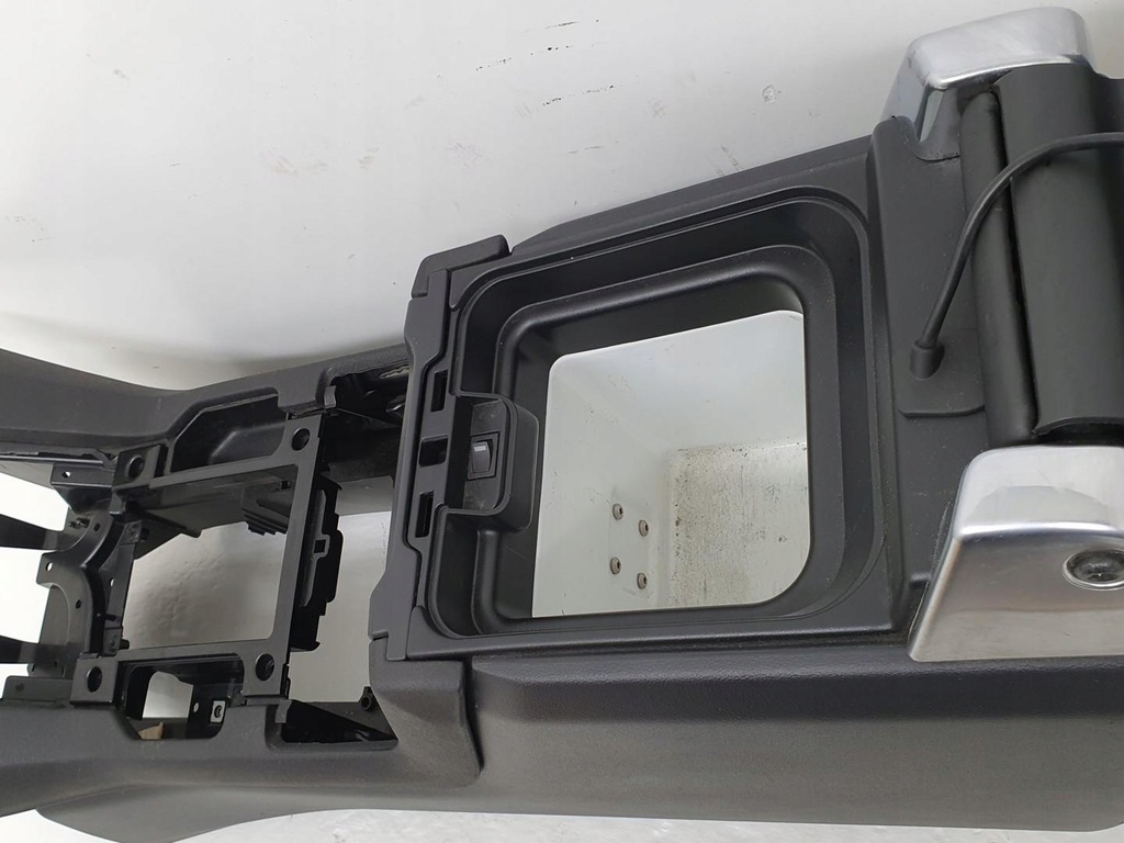 фото №8, Тунель середній підлокітник land rover discovery iv l319 europa