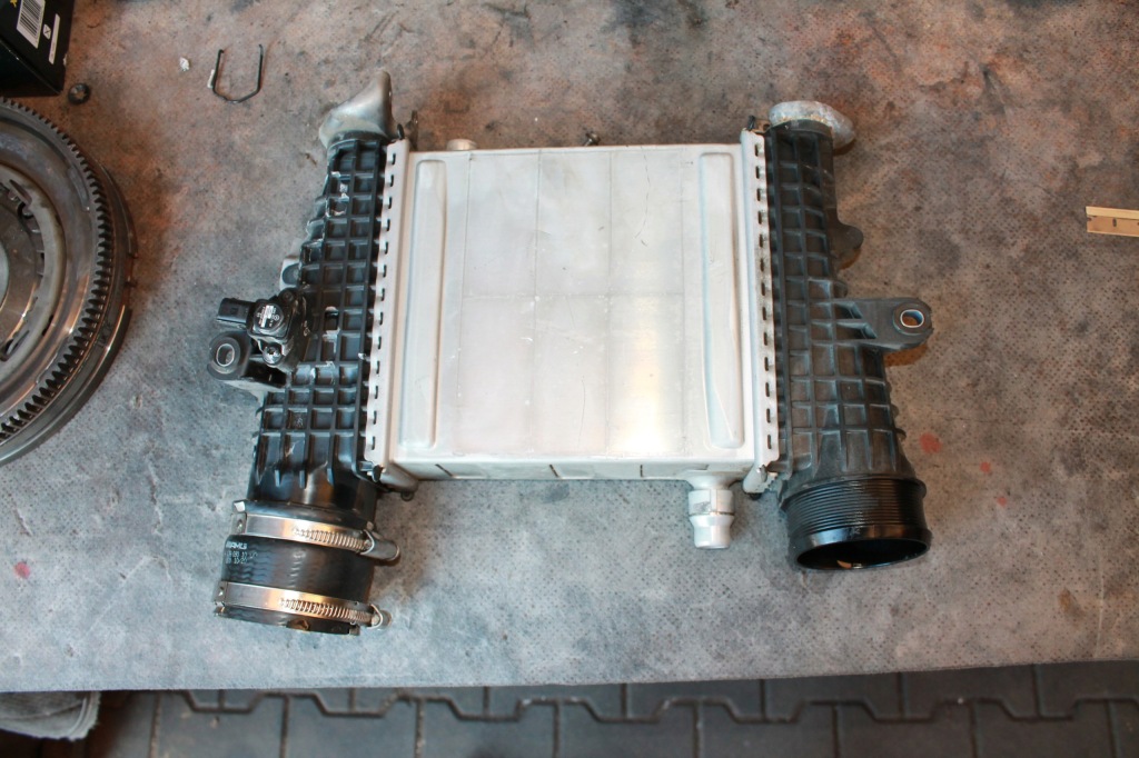 Купить Интеркулер mercedes a1390901200