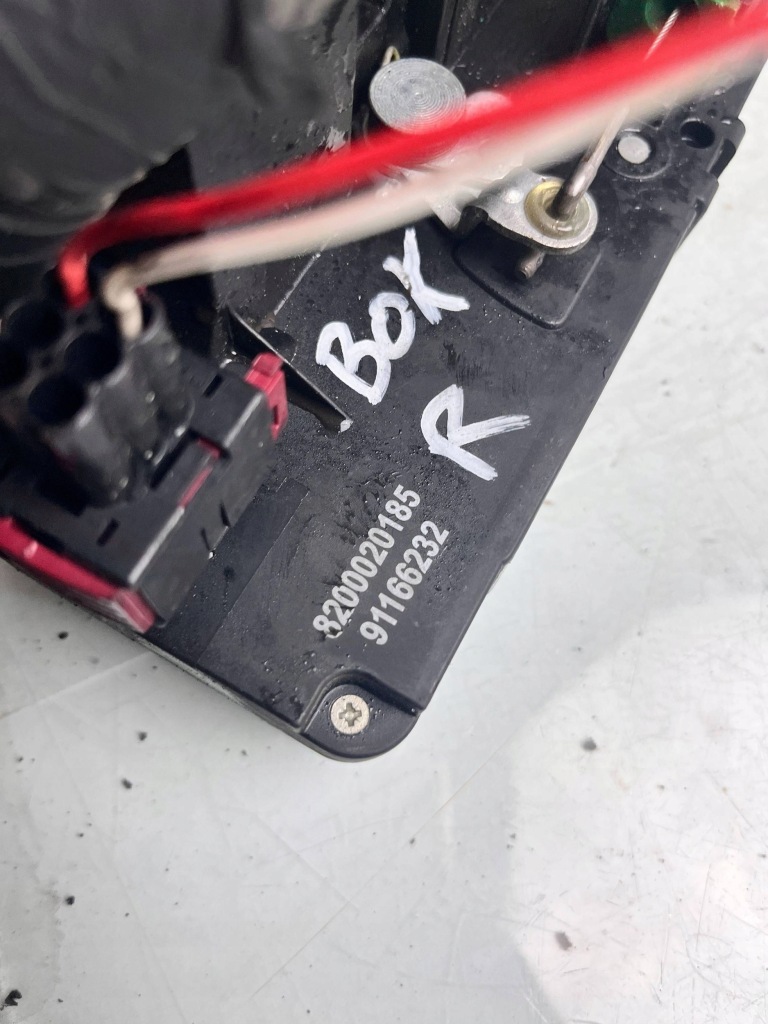 фото №7, Opel vivaro --- замок дверь раздвижных 91166232