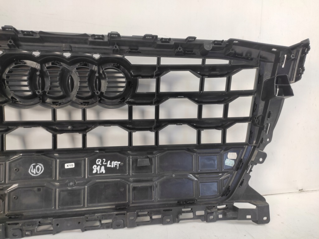 Audi q2 2 81a рестайлинг  решётка радиатора решётка  радиатора перед черный 2020- 81a853651h Киев