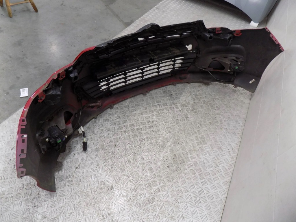 Citroen c4 2 2010- бампер перед передний лак: lkr Недорого