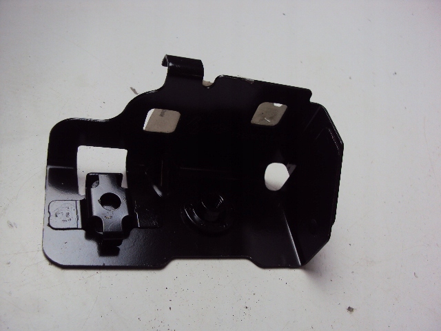 фото №3, Кронштейн крыла lewego renault zoe 2013-