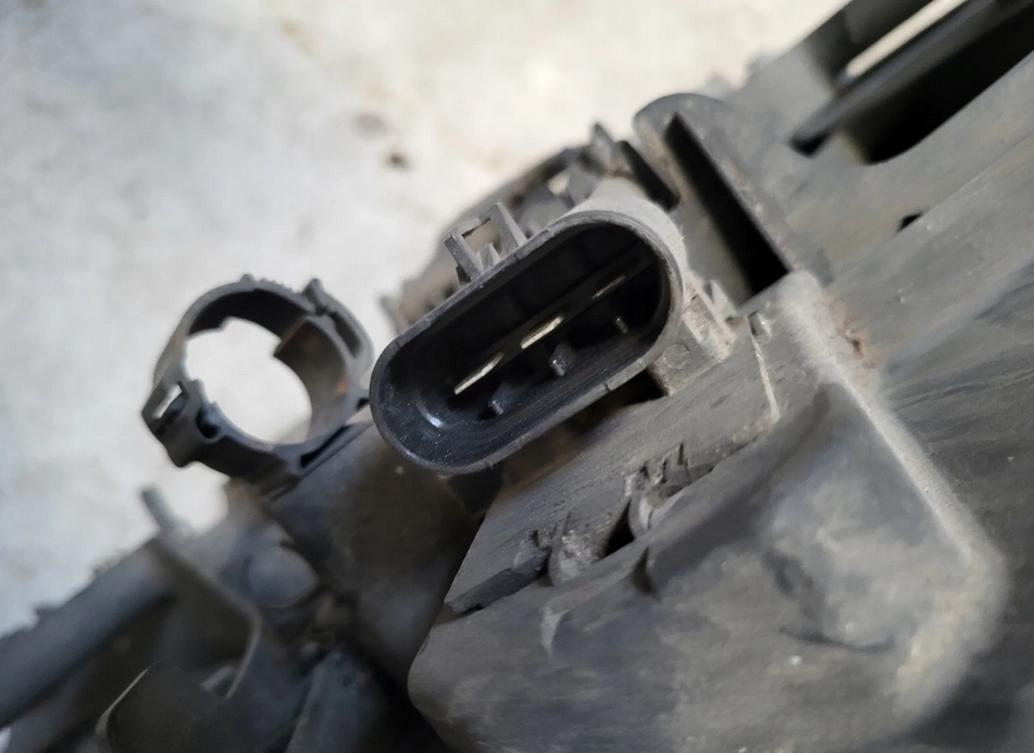 Радиатор вентиляторы комплект opel insignia a 2,0cdti автоматическая коробка передач Киев