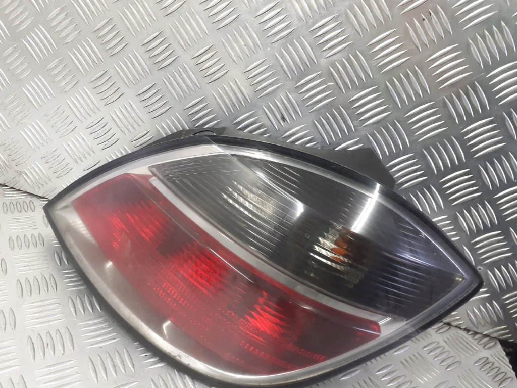фото №1, Лампа правая задняя opel astra h hb 13222325