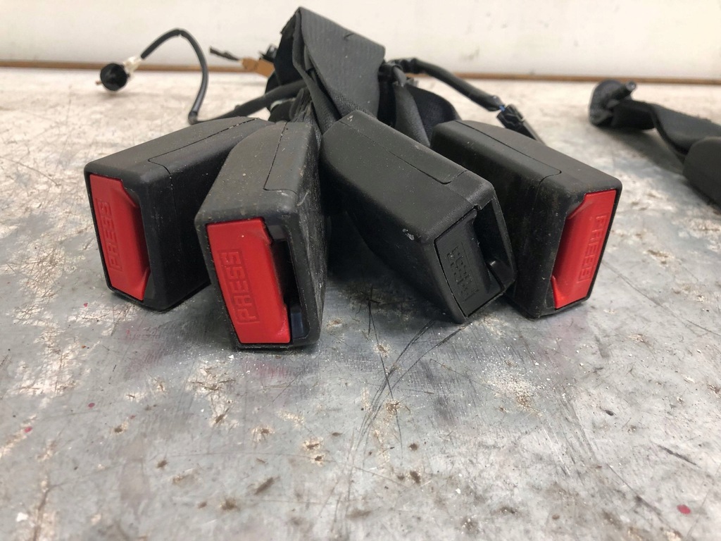 фото №2, Защёлки поперечина задняя 2 i 3 ряд nissan qashqai +2 j10 комплект