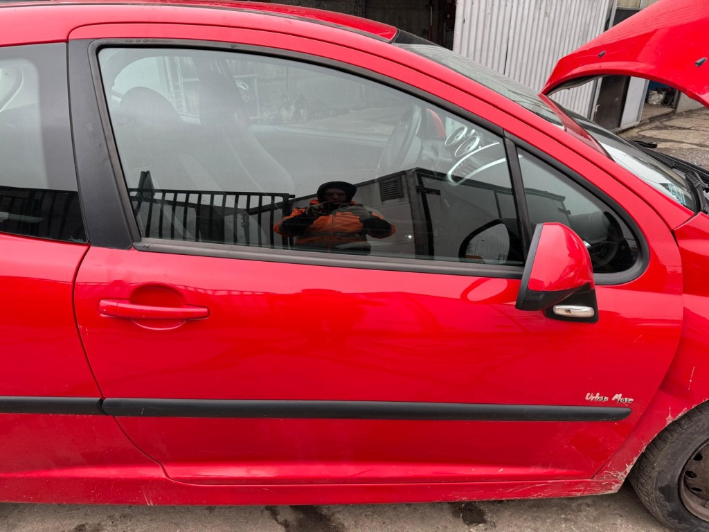 фото №1, Дверь перед правое peugeot 207 3d код лакокрасочного покрытия kknb