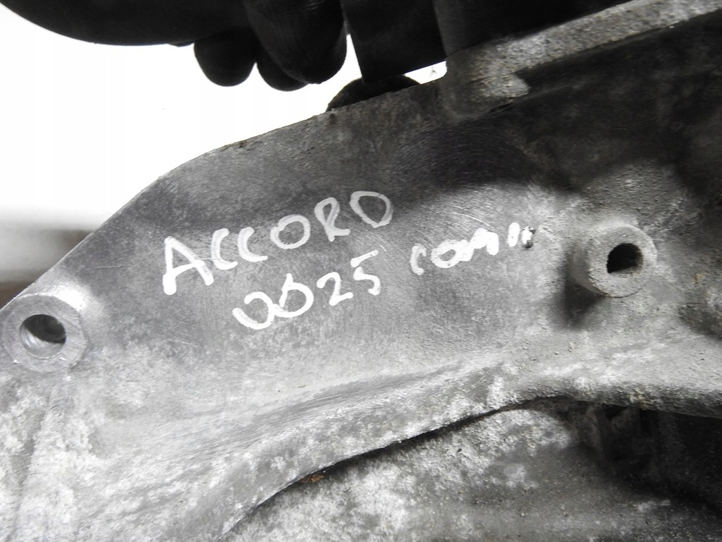 фото №5, Honda accord vii 2,0 корпус фильтра масла