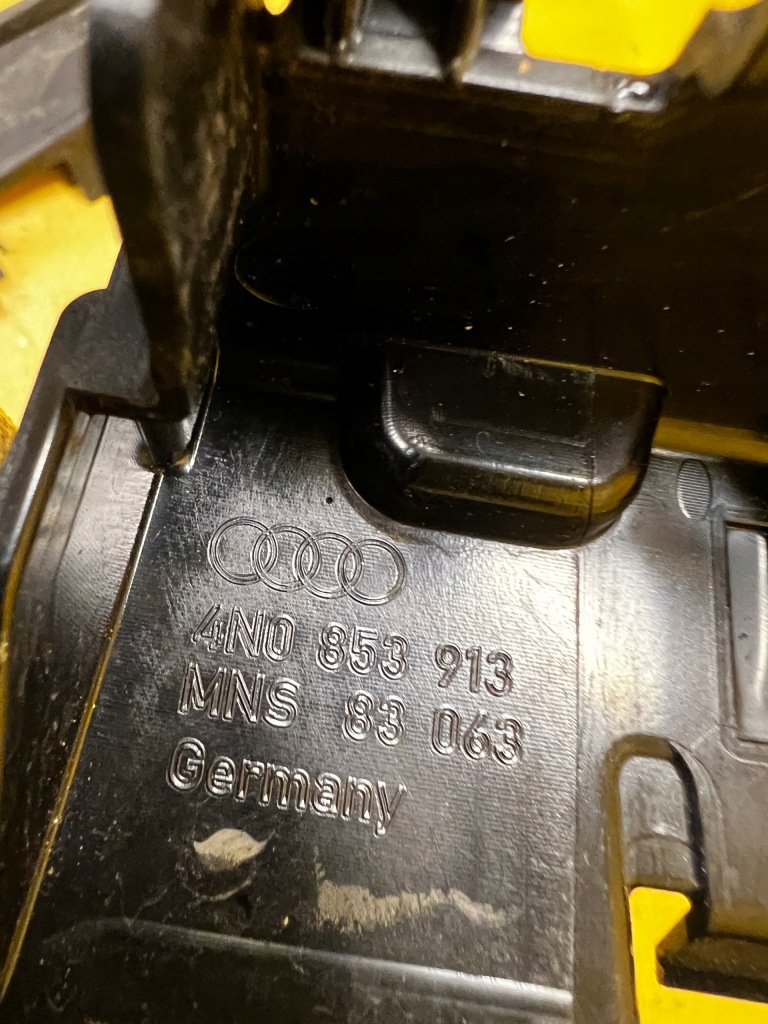 Комплект держатель кронштейн порог левое левое  audi a8 d5 long с Разборки