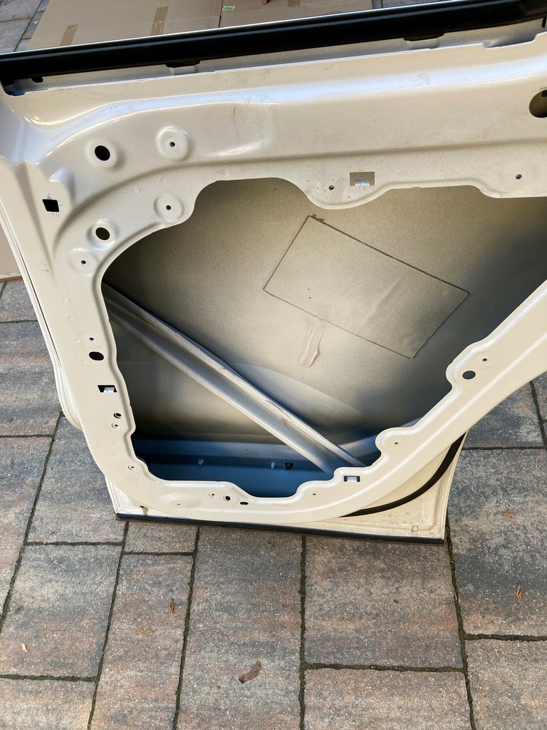 фото №11, Дверь правое задние volvo xc40 задняя правый