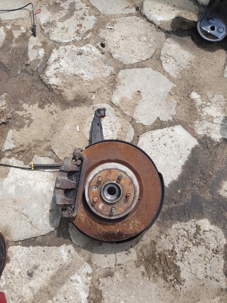 фото №1, Поворотний кулак правий перед discovery iv ah22-3k185-ab