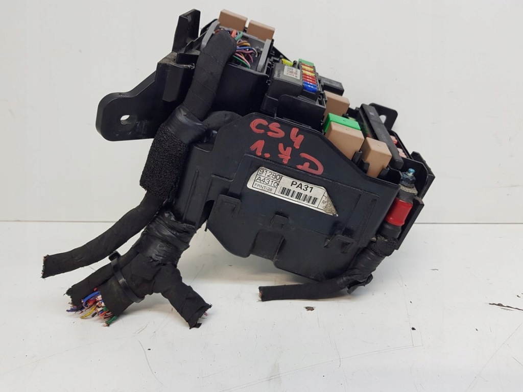 фото №1, Carens iv 1,7crdi корпус коробка предохранителей