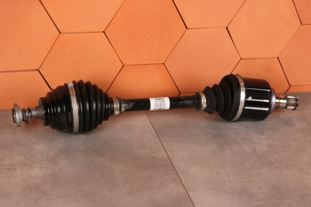 фото №1, Bmw 2' f45 f46 x1 f48 x2 f39 привідний вал привідна ліва перед передня 8643375