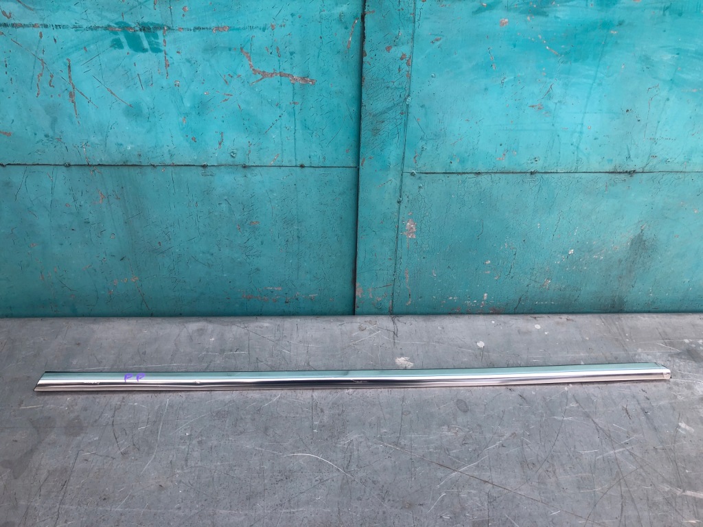 Купити Mercedes w207 молдинг хром ущільнювач правий перед