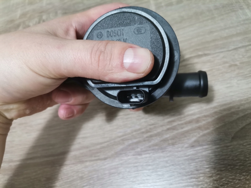 фото №3, Maserati levante насос wody 670002071