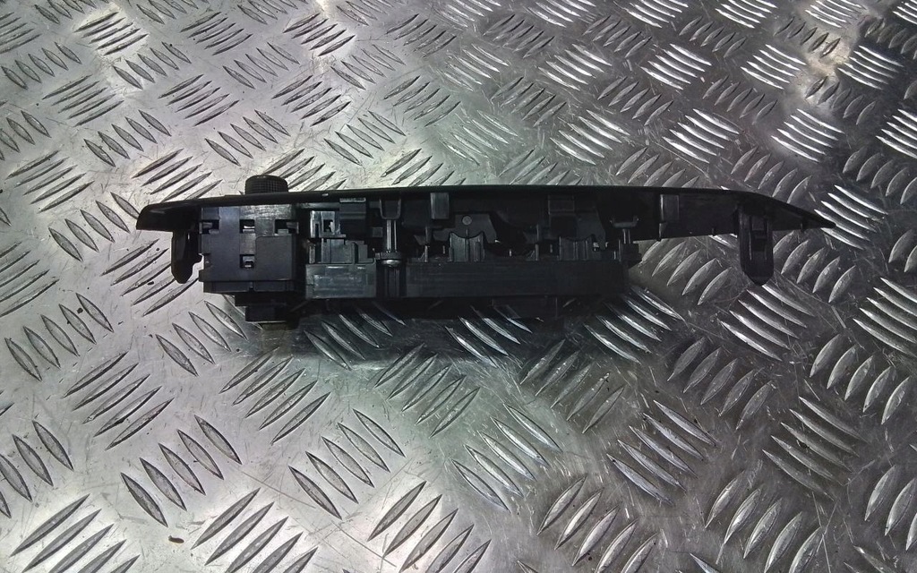 фото №9, Toyota yaris cross рычаги дворник eur kpl.