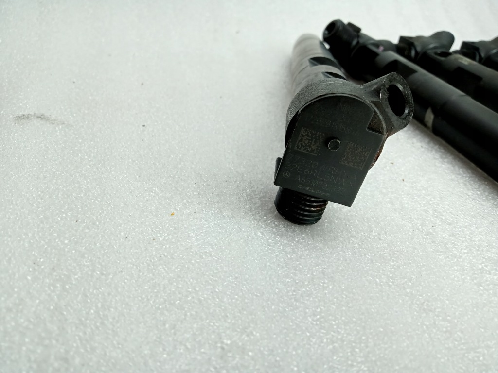 Mercedes c w205 2017r 2.2d форсунка топлива a6510702387 оригинал . Киев